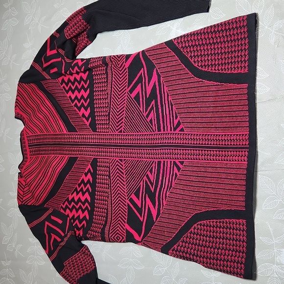 Alison Sheri Sweater - Picture 9 of 9